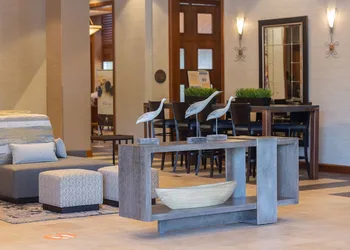 DoubleTree by Hilton Bay City - Riverfront hotel thumbnail 4