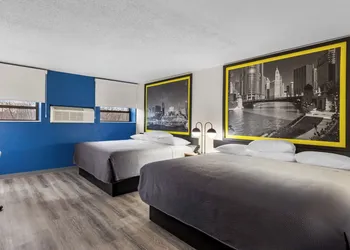 Super 8 by Wyndham Chicago IL hotel thumbnail 7