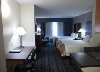 Crossroads Inn And Suites hotel thumbnail 6