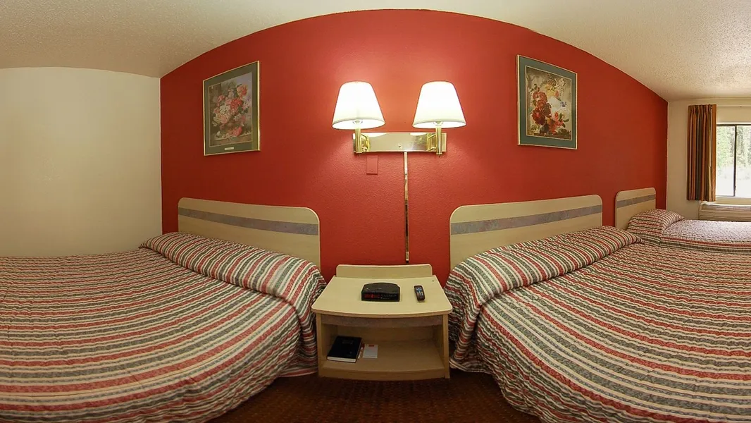 Econo Lodge Atlanta Airport East hotel detail image 6