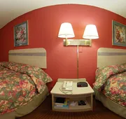 Econo Lodge Atlanta Airport East hotel detail image 7