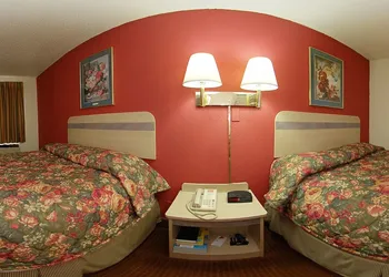 Econo Lodge Atlanta Airport East hotel thumbnail 7