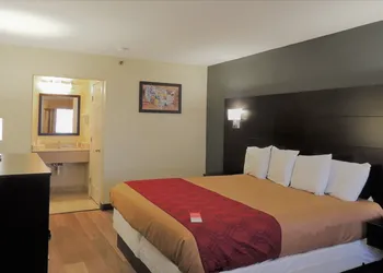 Econo Lodge Freeport - Brunswick Area hotel thumbnail 6