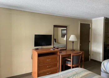 Snowshoe Motel hotel thumbnail 7