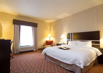 Hampton Inn Marshall hotel thumbnail 5
