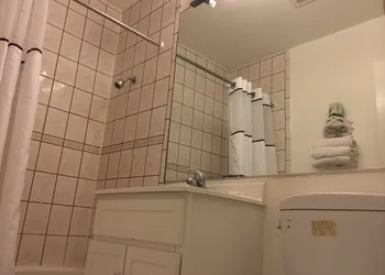 Los Angeles Adventurer All Suite Hotel at LAX hotel thumbnail 3