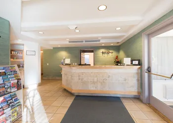 Sandpiper Lodge hotel thumbnail 2