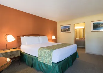 Sandpiper Lodge hotel thumbnail 8