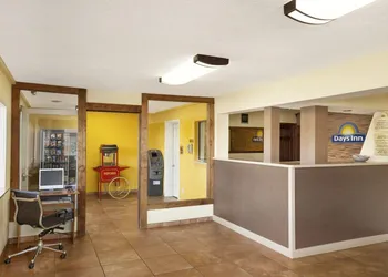 Days Inn by Wyndham Champaign/Urbana hotel thumbnail 2