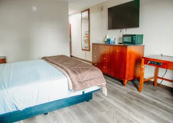 Country Garden & Suites hotel thumbnail 7