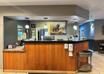 Grand View Inn & Suites hotel thumbnail 2