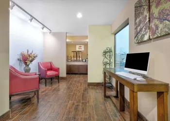 Super 8 by Wyndham New Braunfels I-35 hotel thumbnail 3