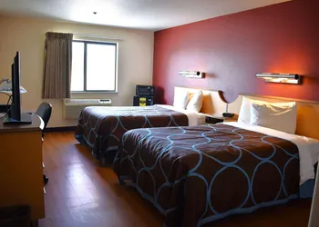 Super 8 by Wyndham New Braunfels I-35 hotel thumbnail 6