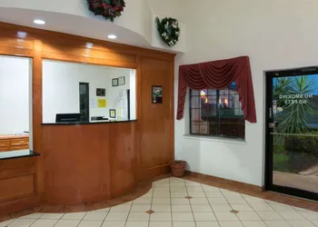 Super 8 by Wyndham Stafford Sugarland Area hotel thumbnail 2