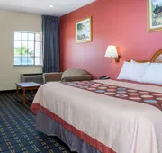 Super 8 by Wyndham Stafford Sugarland Area hotel detail image 4