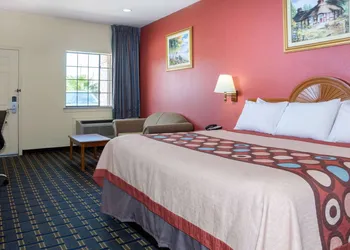 Super 8 by Wyndham Stafford Sugarland Area hotel thumbnail 4