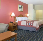 Super 8 by Wyndham Stafford Sugarland Area hotel detail image 5