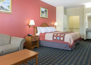Super 8 by Wyndham Stafford Sugarland Area hotel thumbnail 5