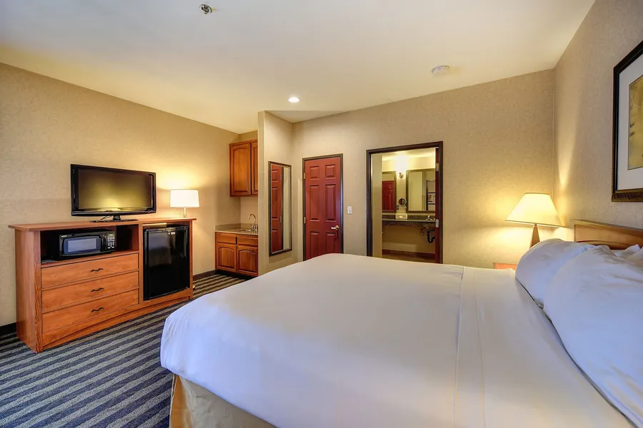 Holiday Inn Express Hotel & Suites Manteca by IHG hotel detail image 2