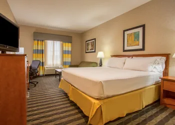 Holiday Inn Express Hotel & Suites Manteca by IHG hotel thumbnail 3