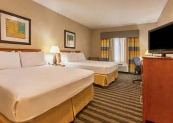 Holiday Inn Express Hotel & Suites Manteca by IHG hotel thumbnail 4