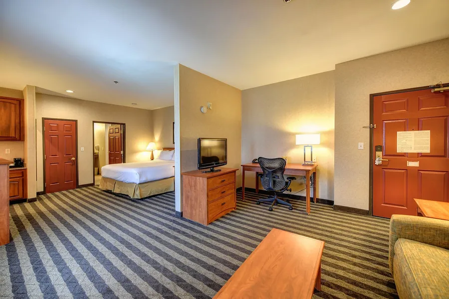 Holiday Inn Express Hotel & Suites Manteca by IHG hotel detail image 6