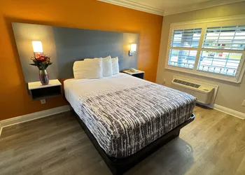 Padre Oaks hotel thumbnail 5