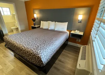 Padre Oaks hotel thumbnail 8