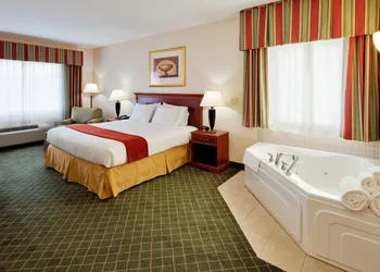 Holiday Inn Express Hotel & Suites Gibson by IHG hotel thumbnail 2