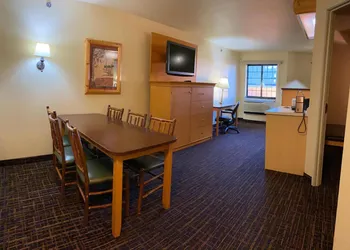 Tundra Lodge hotel thumbnail 8