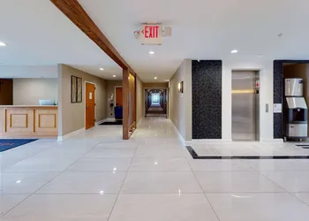 Ramada by Wyndham Strasburg/Shenandoah Valley hotel thumbnail 2