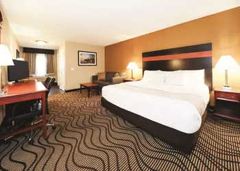 La Quinta Inn by Wyndham Sandusky near Cedar Point hotel thumbnail 4