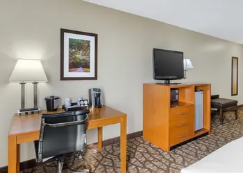 Best Western Plus Richmond Hill Inn hotel thumbnail 7