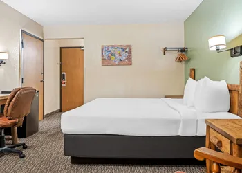 Econo Lodge Custer - Crazy Horse Area hotel thumbnail 6