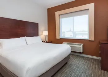 Best Western Plus 1000 Islands Hotel & Suites hotel thumbnail 5