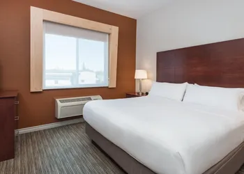 Best Western Plus 1000 Islands Hotel & Suites hotel thumbnail 8