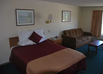 National 9 Inn Wellington hotel thumbnail 5