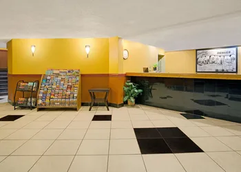 Super 8 by Wyndham Denver Stapleton hotel thumbnail 3