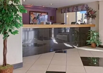 Super 8 by Wyndham Denver Stapleton hotel thumbnail 5
