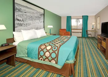 Super 8 by Wyndham Denver Stapleton hotel thumbnail 7