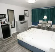 Anchor Beach Inn hotel detail image 3