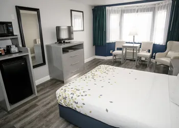 Anchor Beach Inn hotel thumbnail 4