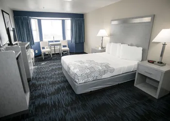 Anchor Beach Inn hotel thumbnail 5