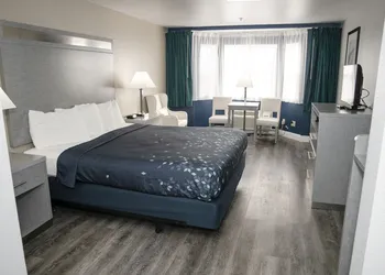 Anchor Beach Inn hotel thumbnail 7