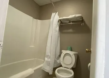Tourist Inn hotel thumbnail 8
