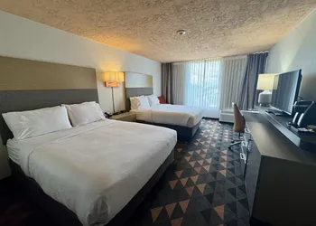 Wyndham Houston Hobby Airport hotel thumbnail 7