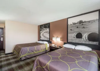 Super 8 by Wyndham Campbellsville KY hotel thumbnail 5