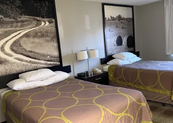 Super 8 by Wyndham Campbellsville KY hotel thumbnail 8