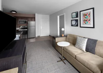 Residence Inn by Marriott Fort Worth Cultural District hotel thumbnail 6