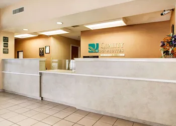 Quality Inn & Suites hotel thumbnail 3